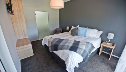 One Bedroom Apartment