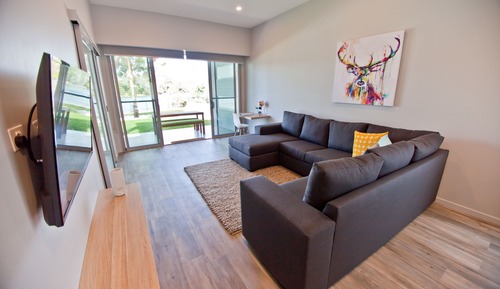 Two Bedroom Apartment (1 King + 2 Single)