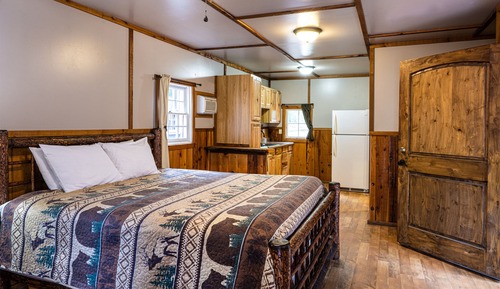 Kitchen Cabin - Up to 2 People