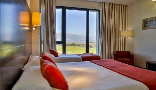 Double room with 2 extra beds