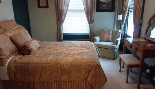 Room, Shared Bathroom (Sunderland Room)