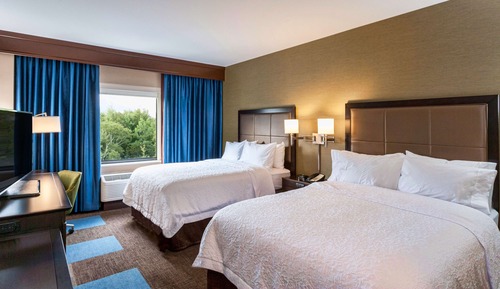 Room, 2 Queen Beds, Accessible, Bathtub