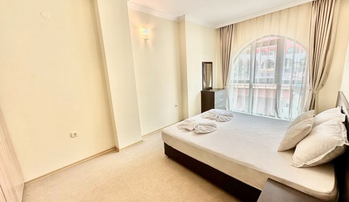 Classic Apartment, Pool View