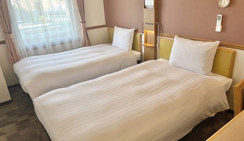 Standard Twin Room, Smoking