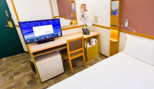 Economy Room, Smoking