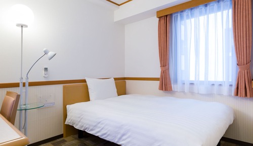 Standard Single Room, Smoking