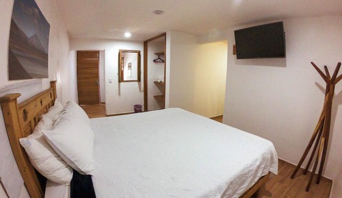 Elite Studio Suite, 1 Queen Bed