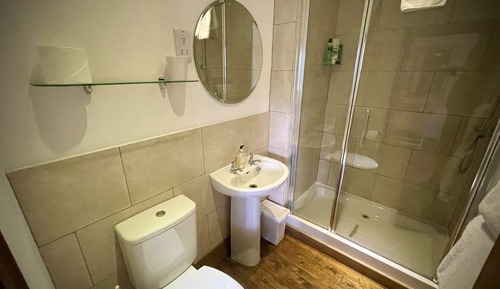 Double Room, 1 King Bed