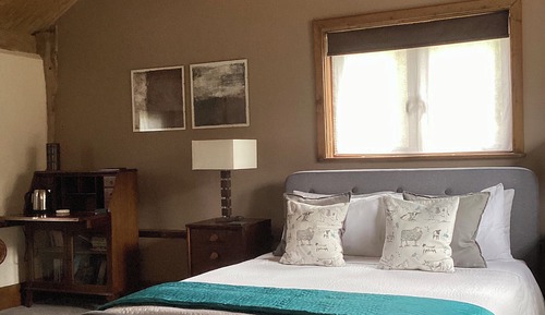 Suite (Barn Suite)