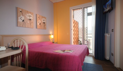 Comfort Single Room, Balcony, Hill View