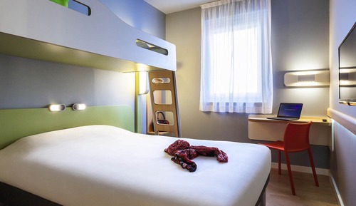 Triple Room, Multiple Beds