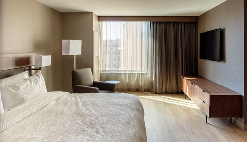 Room, 1 King Bed, Non Smoking (Hearing Accessible)