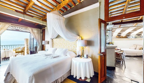 Deluxe Suite, 1 Bedroom, Balcony, Beach View (Alejandro)