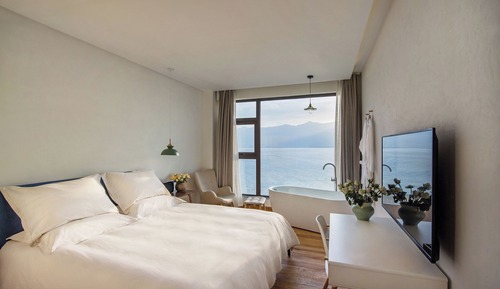 Basic Double Room, Lake View