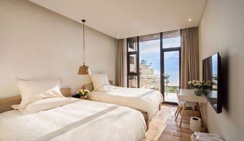 Superior Twin Room, Lake View