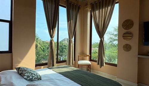Grand Double Room, Partial Sea View
