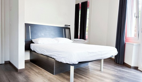 Family Triple Room, City View