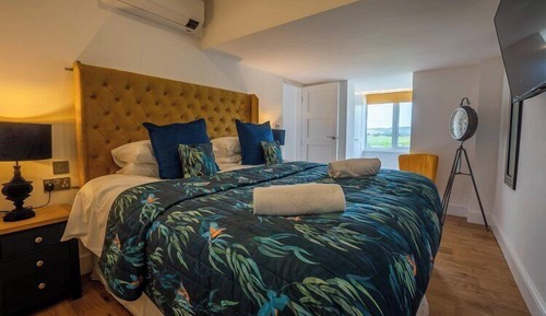 Deluxe Suite, Garden View