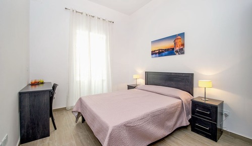 Comfort Room, Balcony