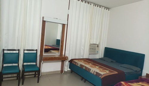 Family Studio Suite, City View