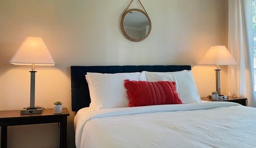 House, Multiple Beds, Patio, Garden View (83rd Street Comfy Cottage)