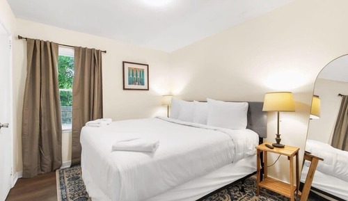 Apartment, 1 King Bed with Sofa bed, Patio, Garden View (12th Ave The Bricks - Unit 6)