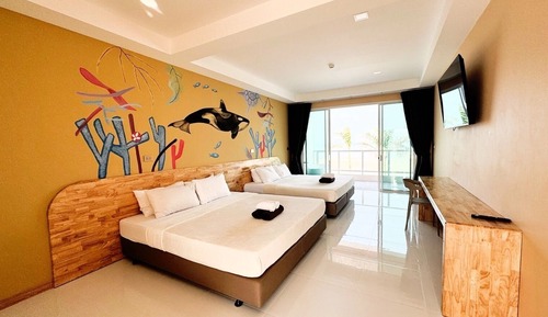 Seaview Beach Club with Bathtub