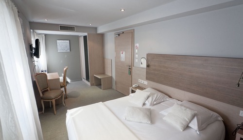 Classic Double Room (4)