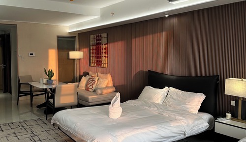 Luxury Studio, Balcony, City View