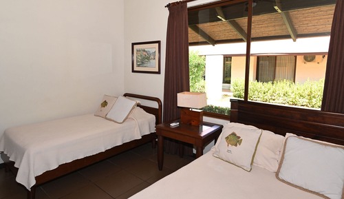 Family Villa, 4 Bedrooms, Poolside