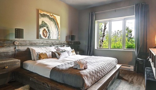 Design Condo, Patio, Mountain View