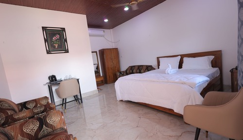 Deluxe Double Room, Balcony, Garden View