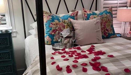 Deluxe Room, 1 Queen Bed, Balcony