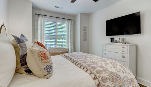 Comfort Room, 1 Queen Bed