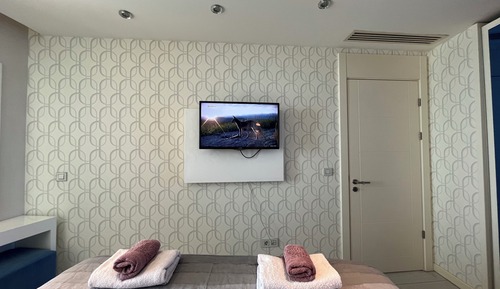 Premium Condo, Balcony, Sea View