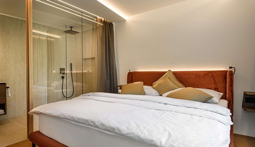 Superior Condo, Garden View