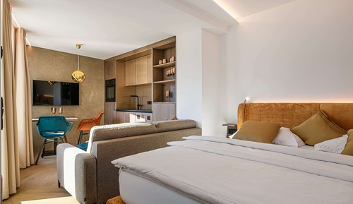 Superior Studio, Mountain View