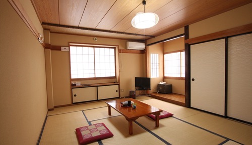 Standard Japanese Type Room (3 people) (Parking Free for Only 1st Car)