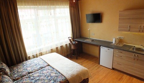 Standard Studio, Kitchenette