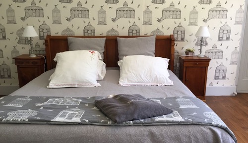 Double Room (Merisier)