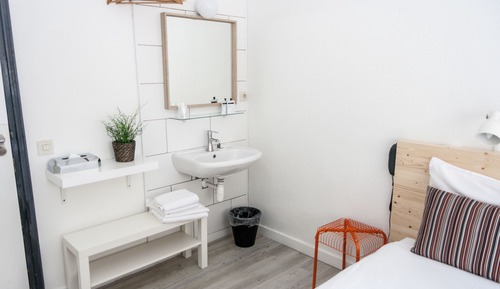 Basic Twin Room, Shared Bathroom