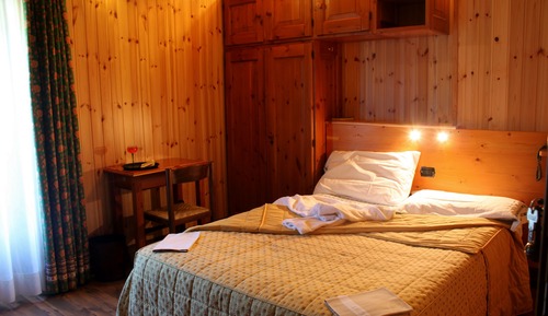 Single Room, Mountain View