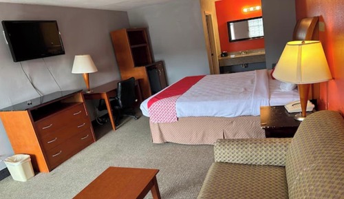 Room, 1 King Bed, Smoking