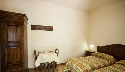Studio, 2 Twin Beds