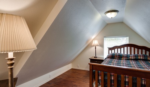 One Bedroom Queen Suite 