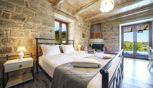 Deluxe Studio Suite