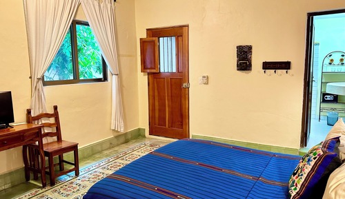 Standard Room, 1 Queen Bed