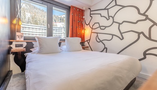 Classic Room, 1 Queen Bed (Forum)