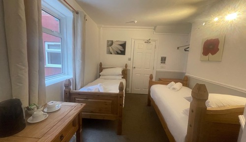 Standard Twin Room, Ensuite