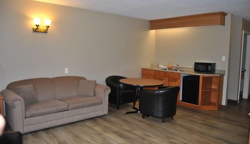 Master Suite, Kitchenette, 1 king bed with sofa bed